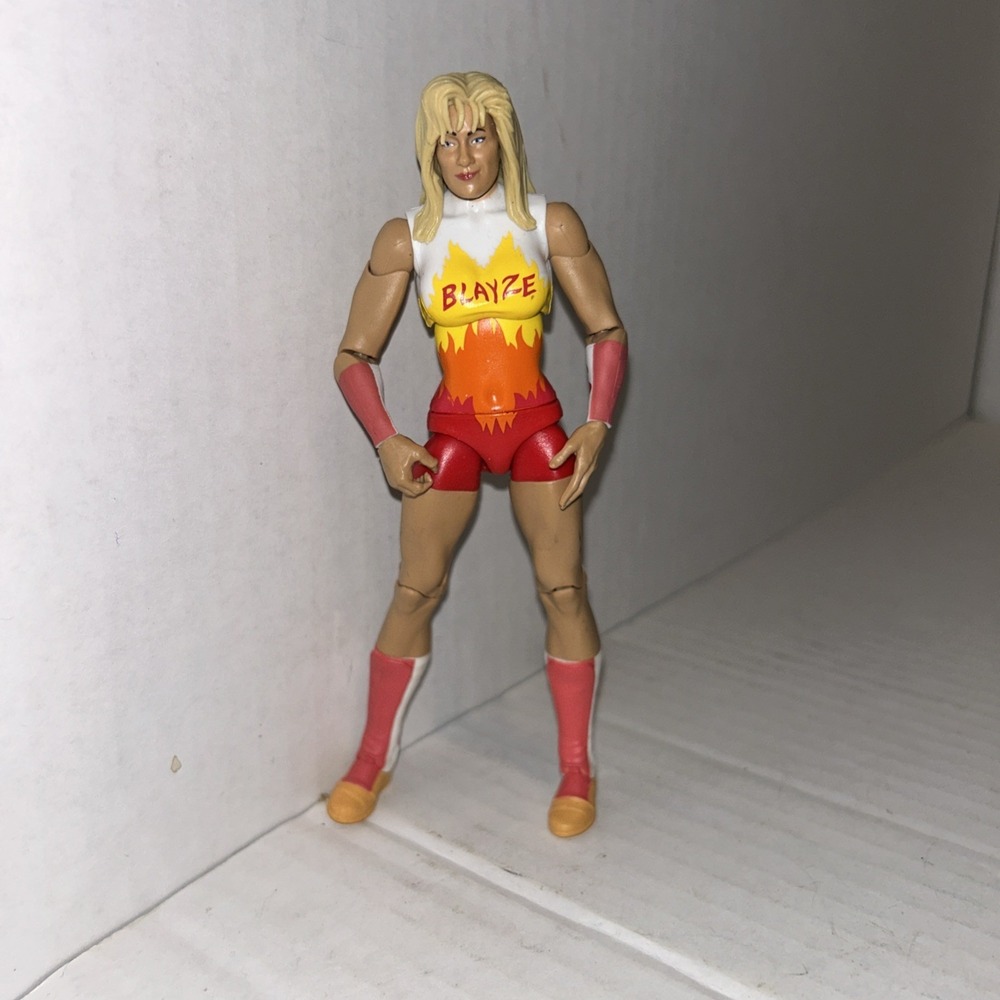 WWE Elite Collection Alundra Blayze Action Figure Flashback Series 2017 Mattel